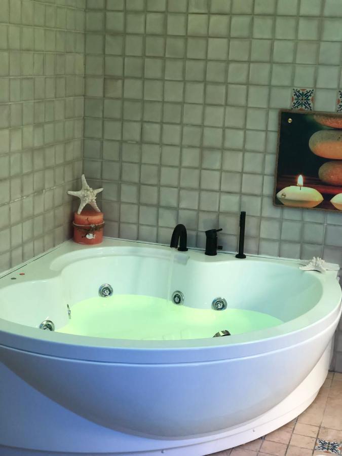N&M Dimora Carrieri Luxury Bed & Breakfast Monopoli Eksteriør bilde